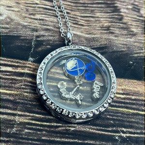 Buffalo Sabres memory locket w/ chain
